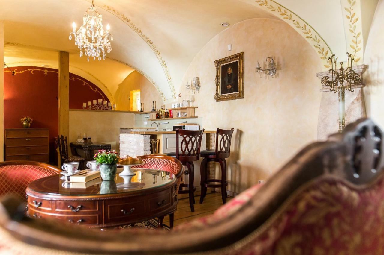 Antique Old Town Studio By Urban Rent Leilighet Vilnius Eksteriør bilde